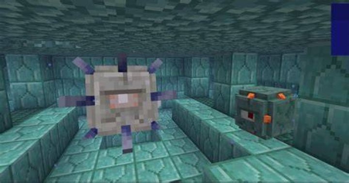 how-to-defeat-elder-guardian-in-ocean-monument-minecraft
