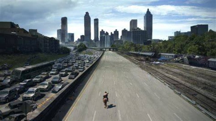 The Walking Dead: Dead City Age Rating and Parents Guide Scene-from-The-Walking-Dead-Dead-City